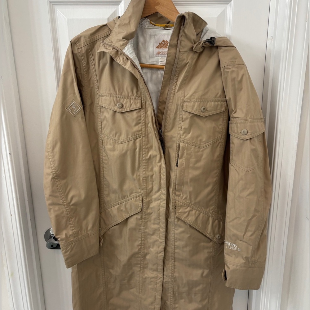 EMS Beige Rain jacket•Longer Length•Large•hooded••waterproof•Cabincore•outdoor